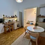 Breathtaking Centre Views - Bright & Spacious 2br