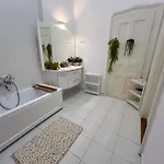 Apartment Breathtaking Centre Views - Bright & Spacious 2br *