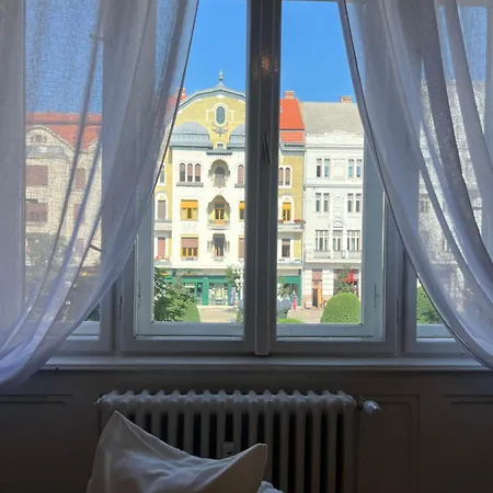 Breathtaking Centre Views - Bright & Spacious 2br *