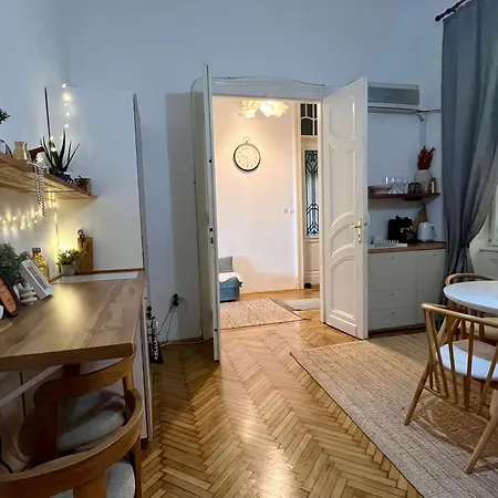 Breathtaking Centre Views - Bright & Spacious 2br تيميشورا