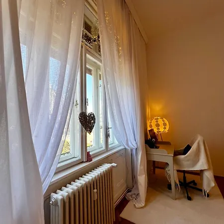 Breathtaking Centre Views - Bright & Spacious 2br