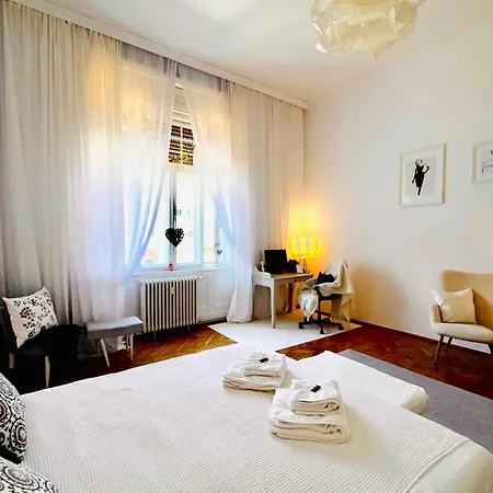 Breathtaking Centre Views - Bright & Spacious 2br * Timișoara
