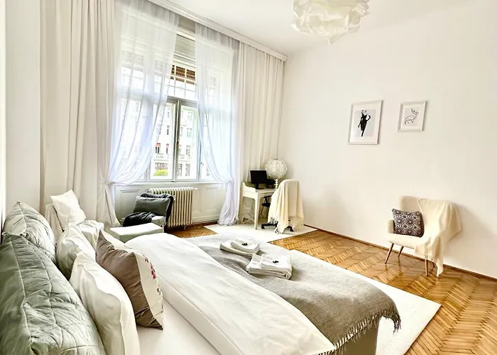 Breathtaking Centre Views - Bright & Spacious 2br Apartamento *