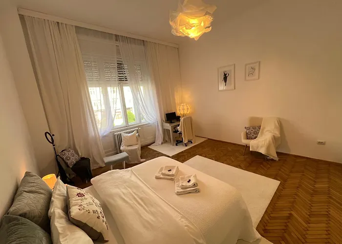 Breathtaking Centre Views - Bright & Spacious 2br Timişoara