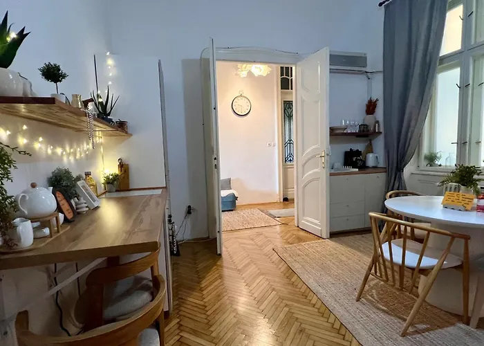 Breathtaking Centre Views - Bright & Spacious 2br Timişoara