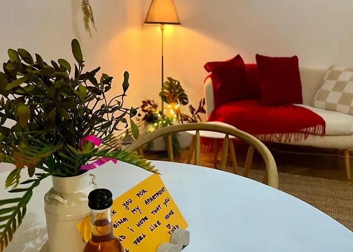 Breathtaking Centre Views - Bright & Spacious 2br *