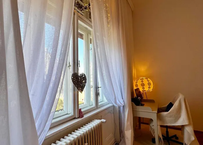 Breathtaking Centre Views - Bright & Spacious 2br